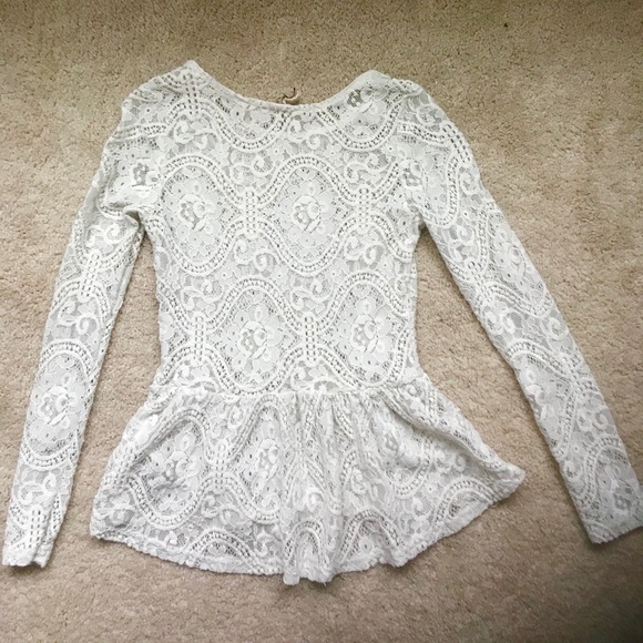 Peplum lace top - Picture 3 of 3